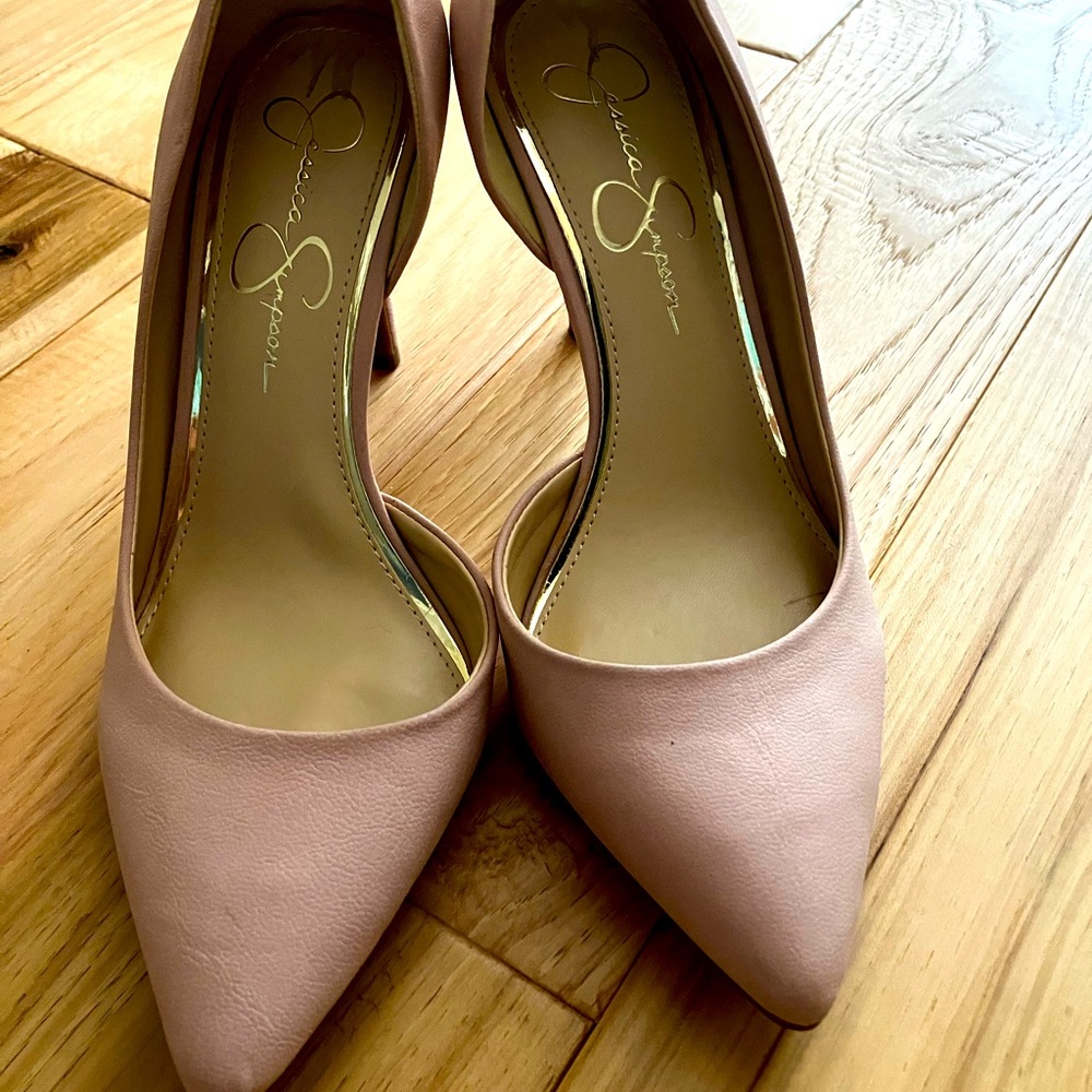 Jessica Simpson pale pink pumps